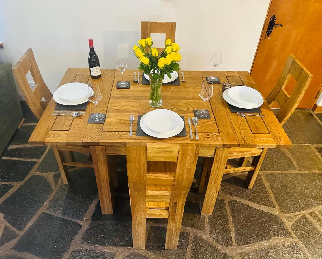 Tigh Mairi At Mary'S Thatched Cottages Elgol 外观 照片