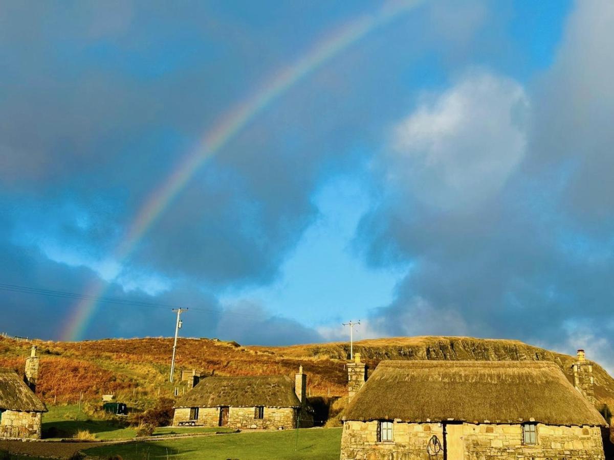 Tigh Mairi At Mary'S Thatched Cottages Elgol 外观 照片