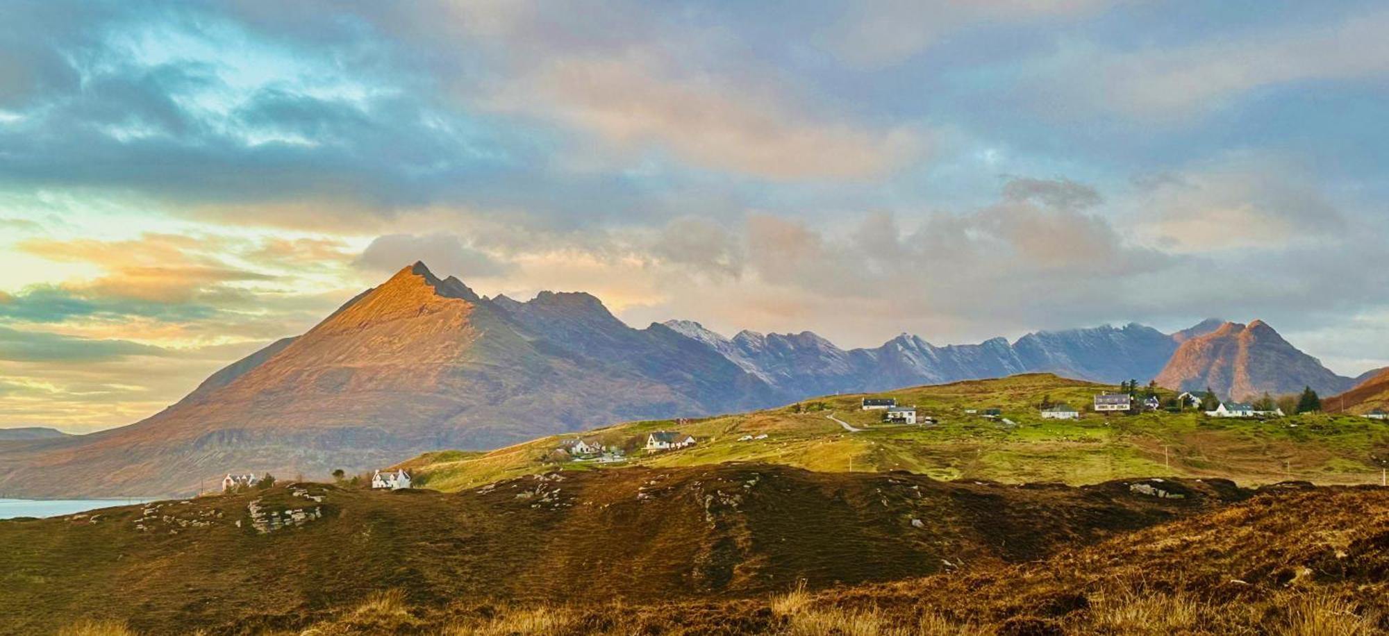 Tigh Mairi At Mary'S Thatched Cottages Elgol 外观 照片